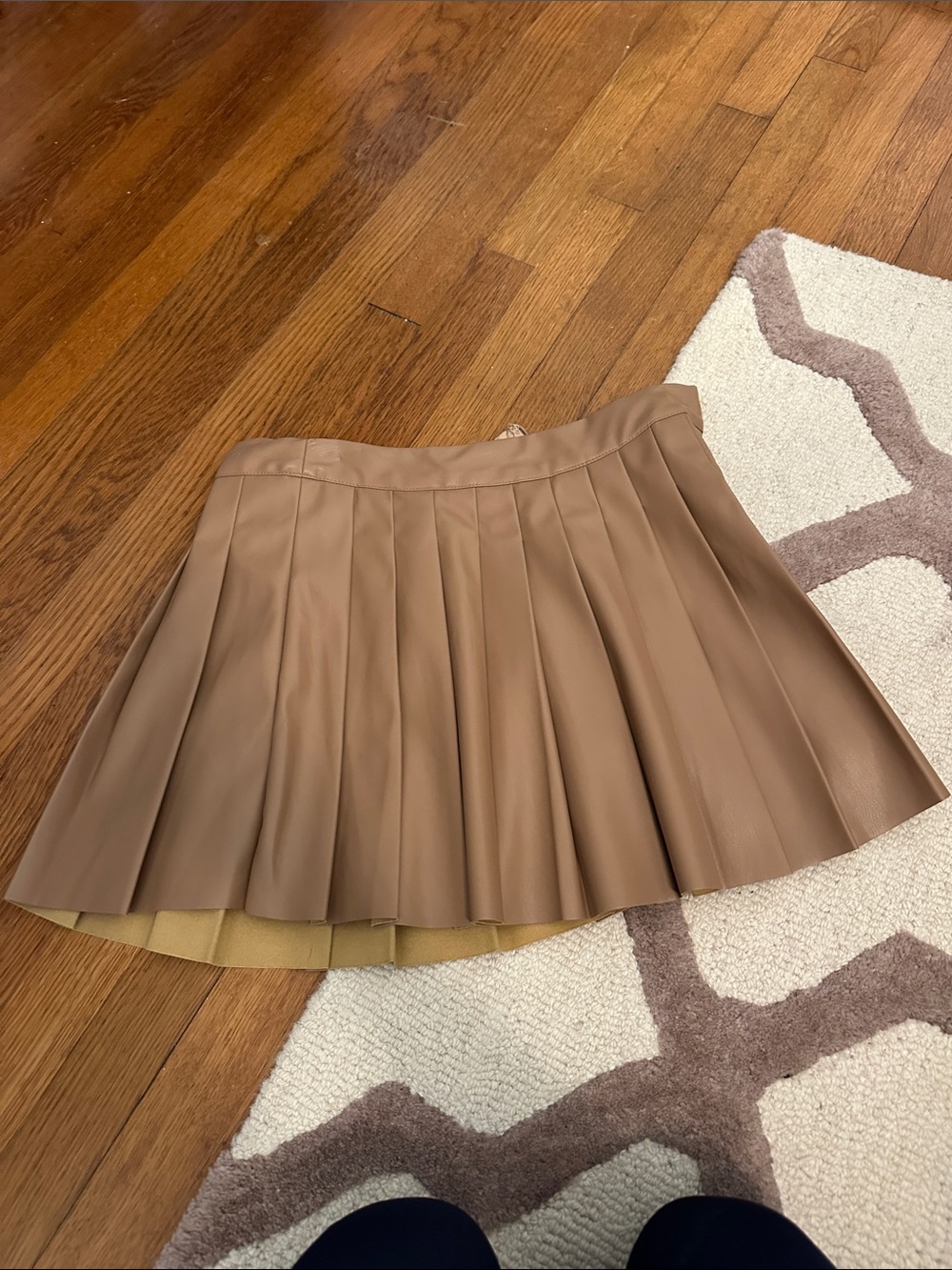 DO+BE Leather Pleated SKORT in Camel Brown